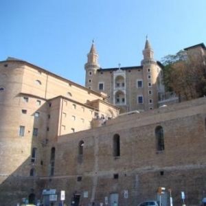 Steden in de buurt Urbino